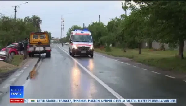 O bubuitură puternică i-a scos în fața curții. Ce au găsit în stradă