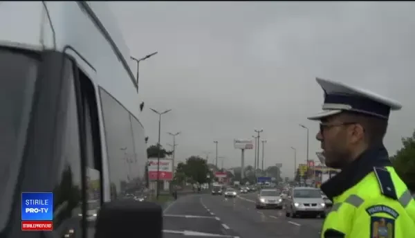 Razie în toată țara. Sancțiunea primită de un șofer cu autobuzul ruginit şi anvelopele uzate