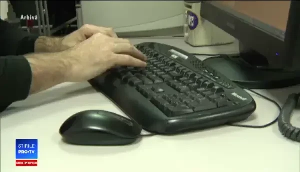 O femeie și-a filmat iubitul când îi arăta părțile intime unei fetițe de 5 ani. „E blând așa”