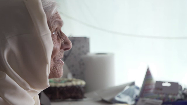 Dorinţa neobişnuită a bătrânei de 100 de ani din Prahova. "De la 97 s-a lăsat de muncă"