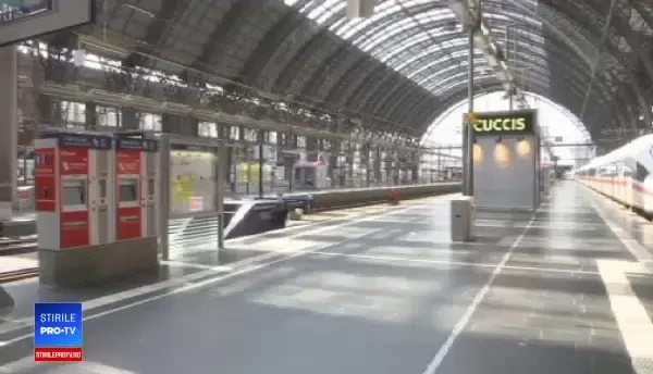 Clipe de groază în Germania. O mama și copilul ei, împinși în fața trenului. VIDEO