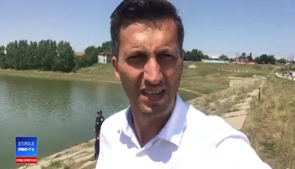 Anchetatorii caută noi indicii în lacul Drăghiceni, după ce au primit informaţii pe Facebook