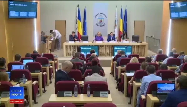 Protest după ce s-a votat reînfiinţarea companiilor municipale din București. Opoziția acuză