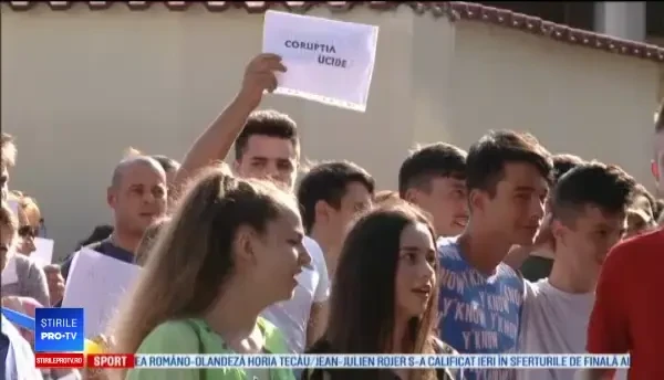 Răbdarea a ajuns la final. Proteste la Poliția și Primăria din Caracal