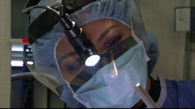 Generația ”Baby boomers”. Cine sunt cei care vor transplant de păr sau injecţii cu botox