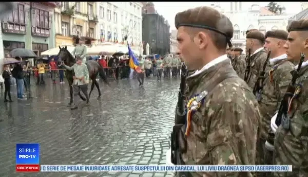 Reconstituire emoționantă în Timișoara, pe o ploaie torențială: Unirea Banatului cu România