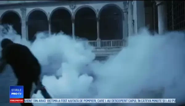 Emma Watson şi Claire Foy o interpretează pe Julieta pentru calendarul Pirelli 2020