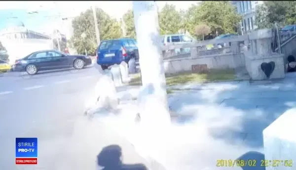 CAMERA ASCUNSĂ: ce pățesc persoanele cu dizabilități când vor să folosească o platformă mobilă