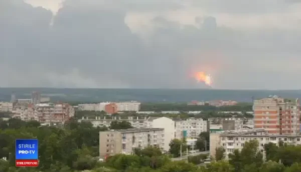 Norul ciupercă uriaș, format după explozia de la depozitul de muniție din Siberia