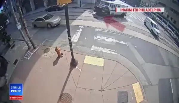 Momentul în care 3 hoți dau spargere la o bancă. Recompensă pentru prinderea lor