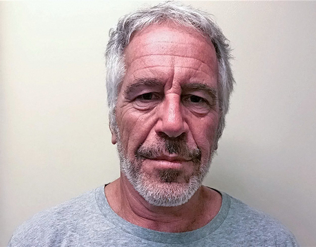 Concluziile anchetei: Celebrul pedofil Jeffrey Epstein nu a fost asasinat la închisoare și nu avea nicio listă cu vedete