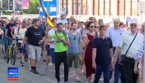 Mii de oameni au protestat în marile orașe din România. „Statul nu ne mai poate apăra”