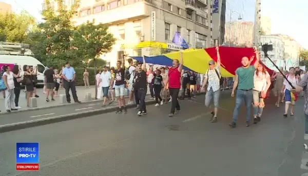 Protest în faţa Ministerului de Interne. "Sunt sute de tineri dispăruţi în mod misterios"