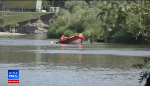 S-a dus la scăldat, dar a dispărut în apele Mureșului. Trupul său, găsit după 7 ore