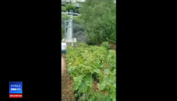 Viitură devastatoare în Elveția. Un bărbat și o fetiță au fost luați de ape