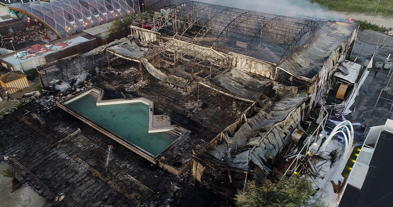 De ce a ars clubul din Mamaia. Proprietarii, amendaţi de 2 ori pentru că nu aveau aviz ISU