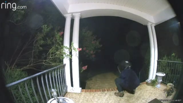 Orașul în care oamenii au găsit televizoare noi în fața ușii. De ce au fost nemulțumiți