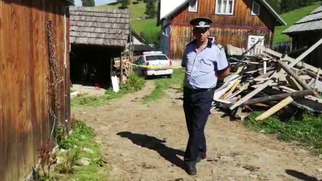 Trupul neînsuflețit al unui bebeluș a fost descoperit în curtea unei femei din Suceava