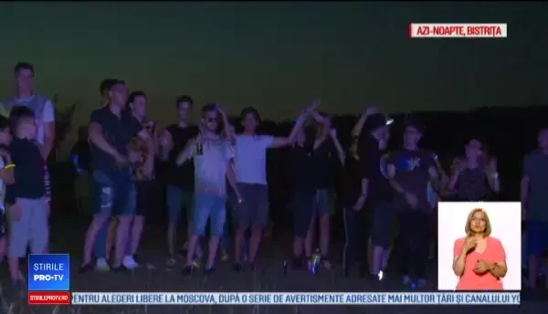 Mii de oameni, cu ochii ațintiți spre cer. Unde s-au văzut stelele căzătoare