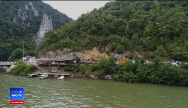 Clisura Dunării, pradă bâlciului și gunoaielor. Poliția nu dă amenzi, Primăriile sunt absente
