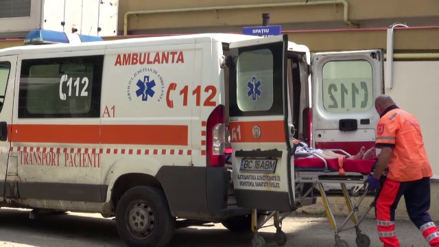 Un bărbat din Bacău a ripostat cu un cuțit, după ce soția și fiica sa au fost lovite