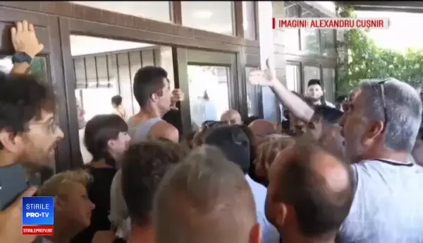 Scandal în Samotraki. Românii blocați pe insulă și-au pierdut răbdarea