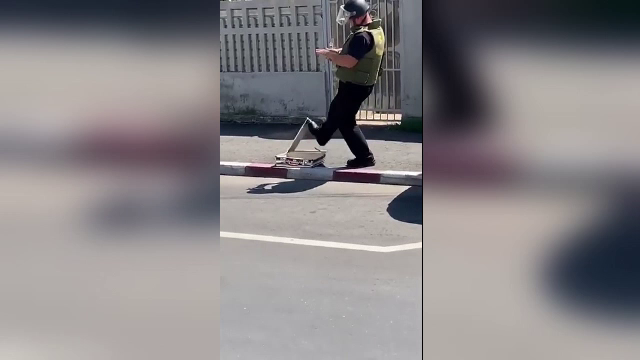 Valiză suspectă, pe o stradă din Târgovişte. Ce au găsit experţii SRI în ea