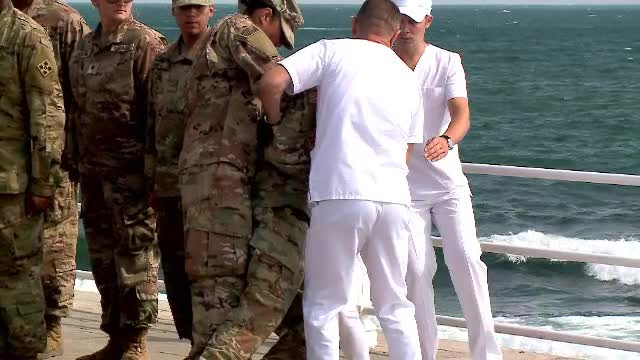 Momentul în care un militar american leșină în timpul discursului lui Iohannis. VIDEO