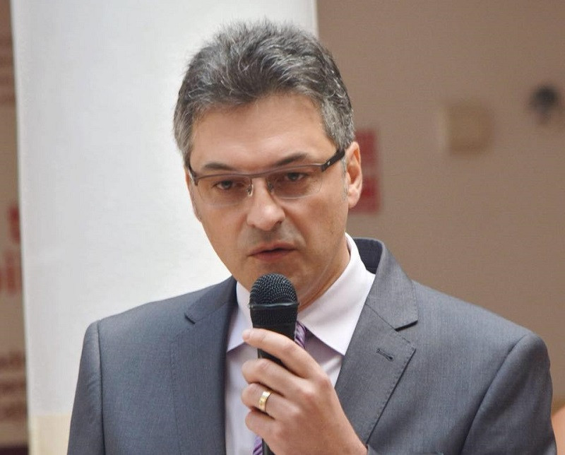 Inspector școlar: "Buni, proşti, răi, urâţi, PSD trebuie să-şi impună oamenii"