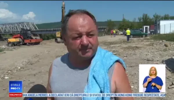 Bombe din al Doilea Război Mondial, găsite lângă un pod feroviar foarte circulat