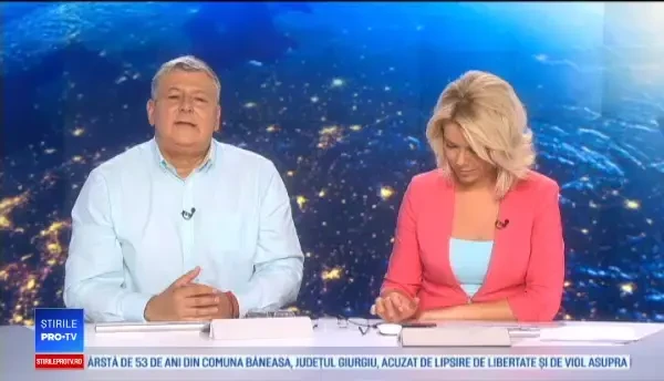 Un elan a fost escortat de poliție de pe străzile unui orășel din Lituania