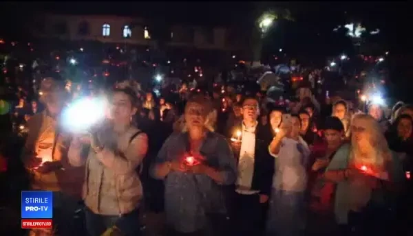 Zeci de mii de pelerini la Mănăstirea Nicula. ”Ne-a ajutat Maica Domnului”