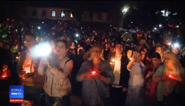 Zeci de mii de pelerini la Mănăstirea Nicula. ”Ne-a ajutat Maica Domnului”