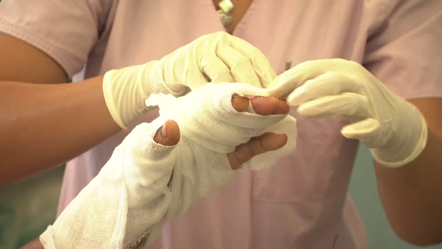 ”Nu se schimbă bandajele că e sărbătoare”. Acuzațiile unei paciente de la Spitalul de Arși