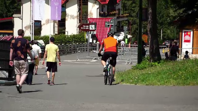 Statul, codaș la capitolul infrastructură pentru bicicliști. Au succes însă inițiativele private