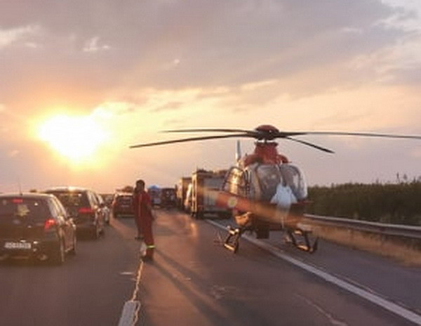 Mesajul unui poliţist după un accident rutier: „80% au scos telefoanele să filmeze”