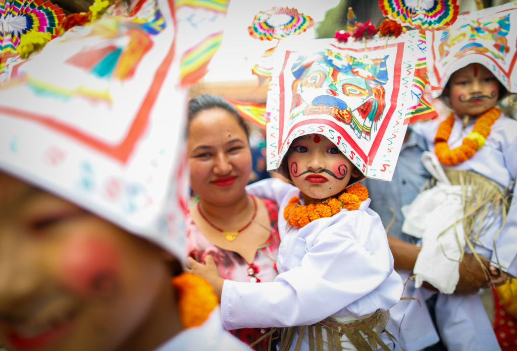 Paradă la un festival din Nepal, dedicat persoanelor dragi care au decedat