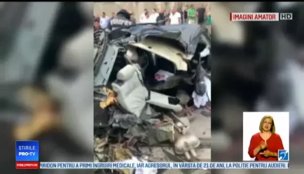 Accident rutier provocat de un mire chiar în ziua nunții. Mașina a ajuns într-un stâlp