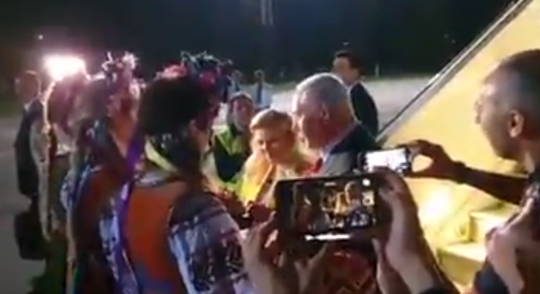 Soţia lui Netanyahu a făcut scandal în avion şi a aruncat pâinea la primirea în Ucraina