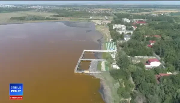 Un celebru lac din România ar putea să dispară din nou. Primarul nu face nimic, dar spune că ”muncește foarte mult”