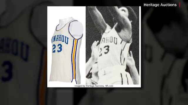 120.000 de dolari pentru un tricou purtat de Barack Obama. De ce este special