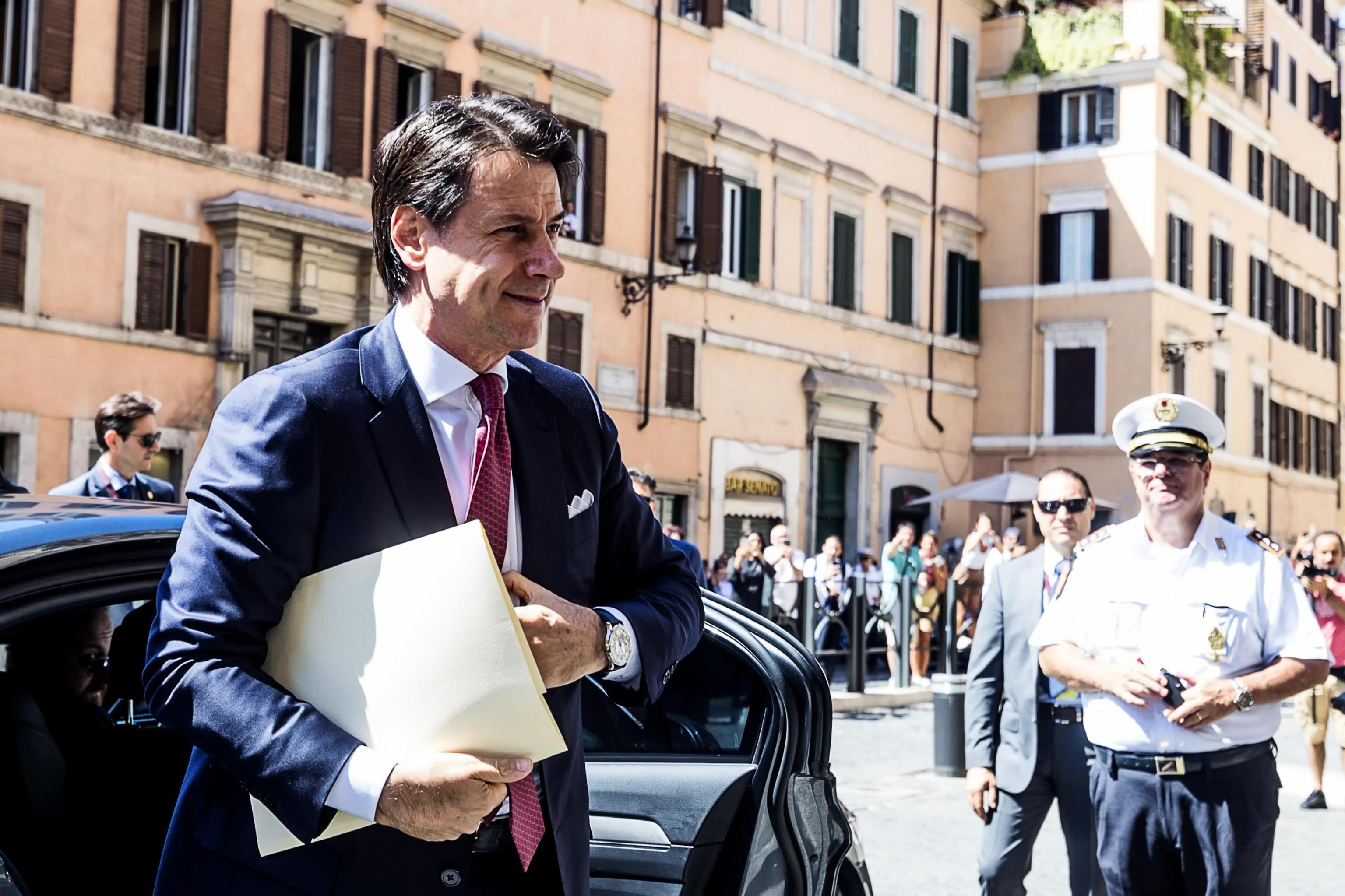 Criză politică în Italia. Premierul Giuseppe Conte a anunțat că demisionează