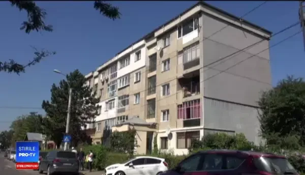 Un bărbat bolnav psihic şi-a torturat mama când a ieşit din ospiciu. Femeia este în agonie