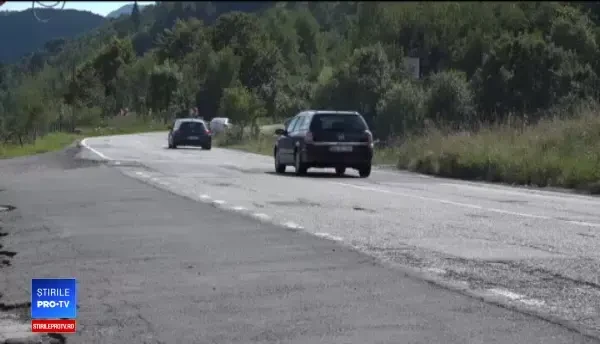 Cele mai frumoase zone, sufocate de gunoaie. Inspectorii de abia dau 3 amenzi pe lună