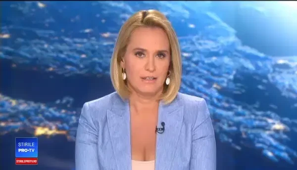 Un urs a intrat peste doi tineri în casă și a început să le golească frigiderul