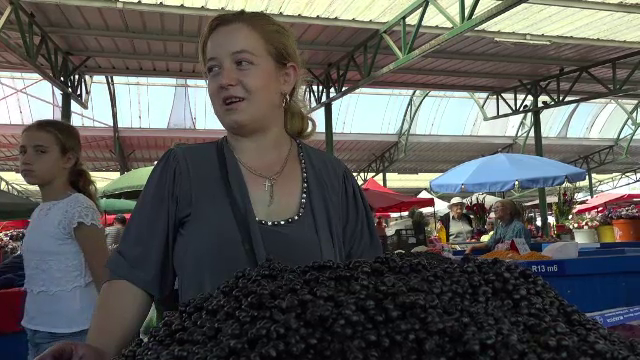 Fructele românești, pe mesele străinilor. Cât primesc culegătorii pe kilogram, la export