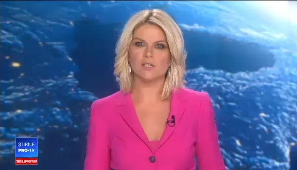 O mașină a luat foc pe Autostrada Soarelui. În autoturism se aflau două persoane