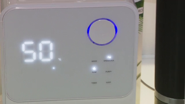 Soluţiile găsite de românii care nu suportă aerul condiţionat. Cum se răcoresc