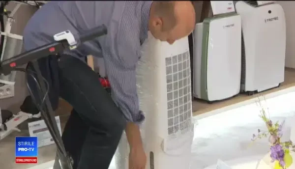 Soluţiile găsite de românii care nu suportă aerul condiţionat. Cum se răcoresc