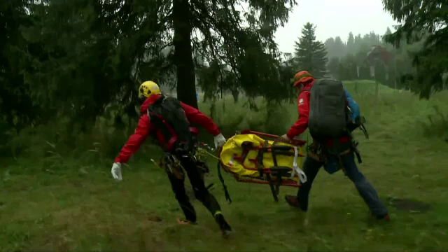 Patru persoane, printre care și 2 copii, au murit lovite de fulger în Polonia